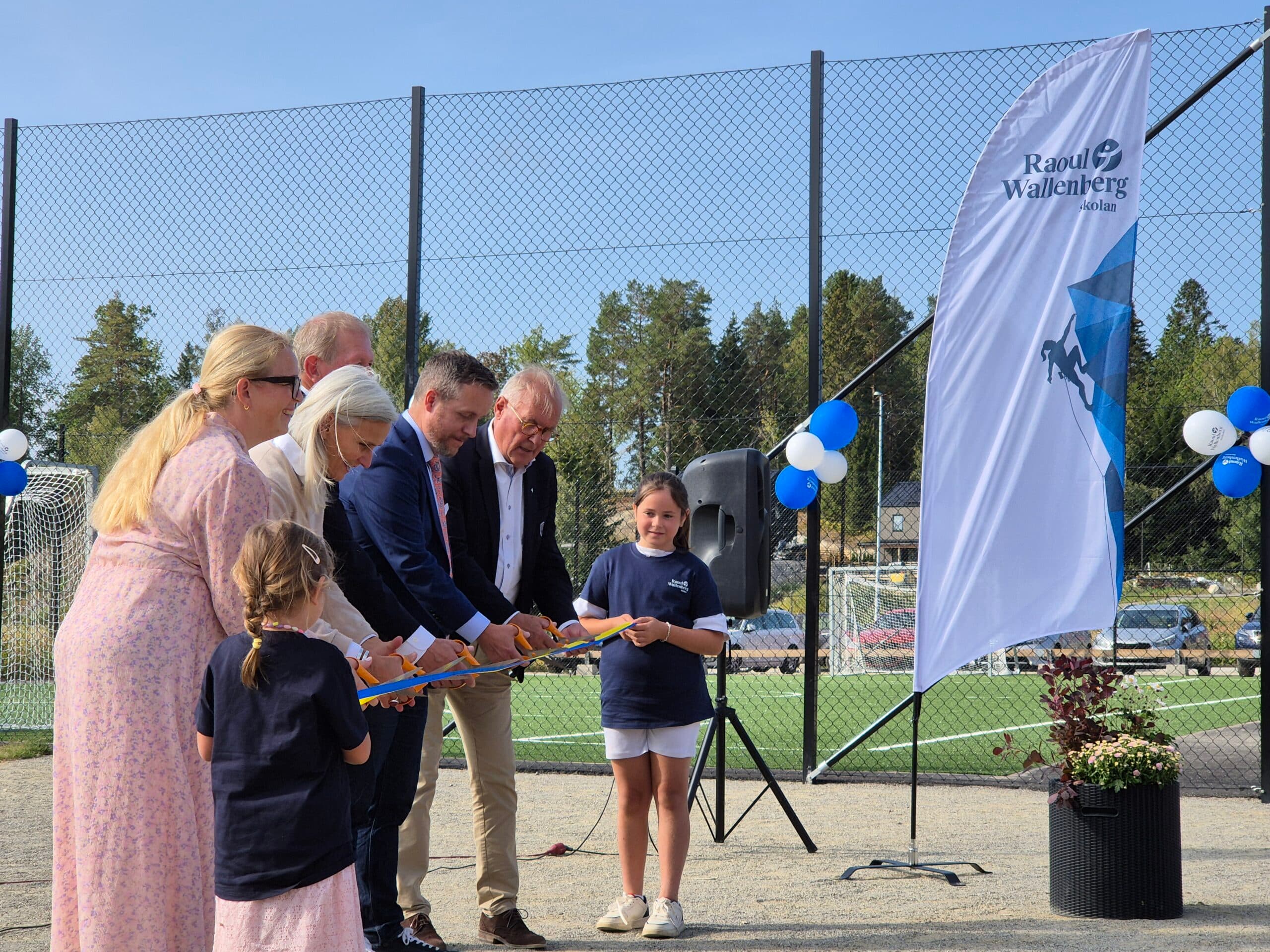 Invigning av RWS Källberga. Band klipps.